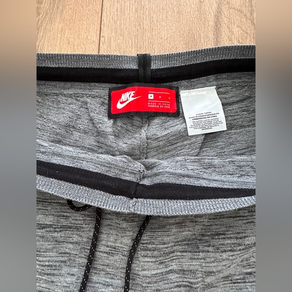 Nike Men’s Tech Knit Joggers - Picture 5 of 5